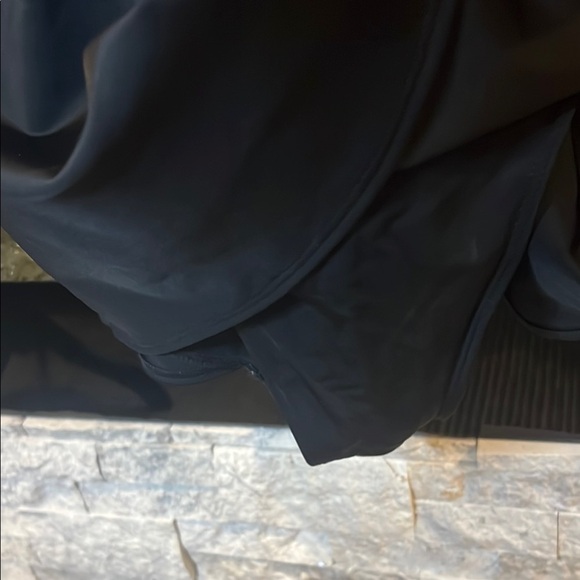 Newport News Black Floral Skirted Swimsuit size 14 - Picture 6 of 10